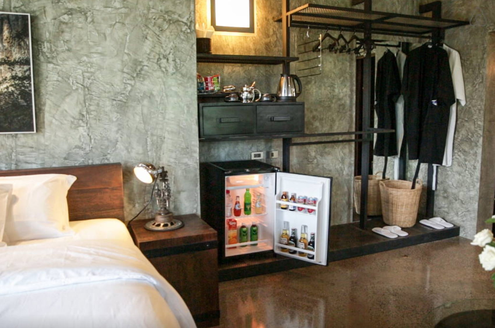 Rooms with 5 star beds and easy luxury all amenities included.